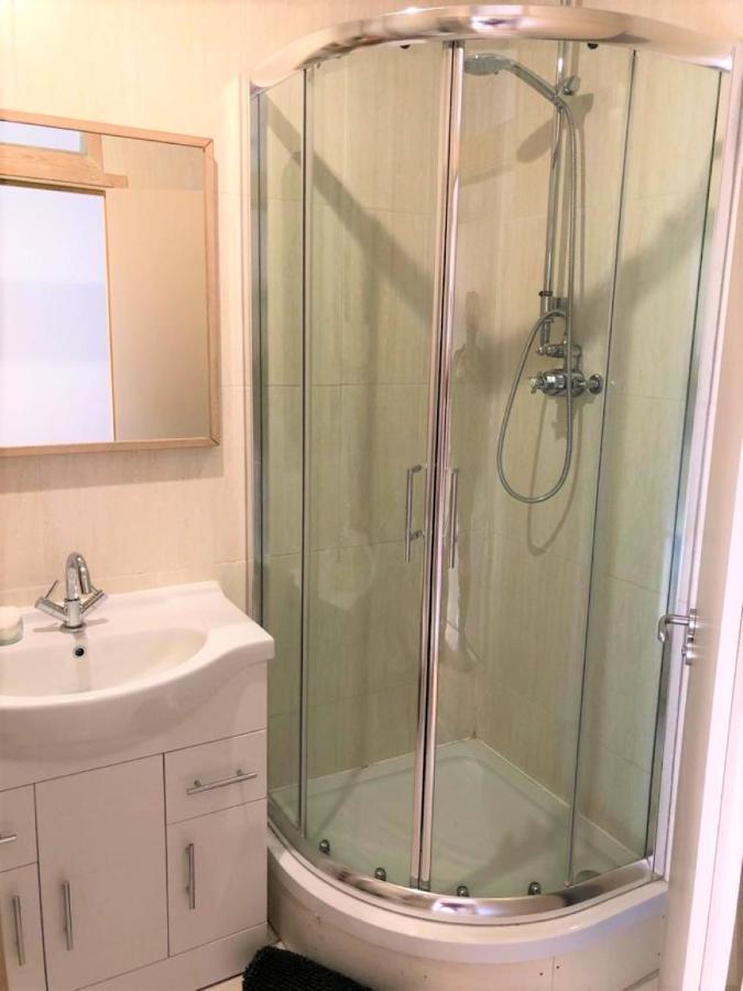 Studio Flat Without Kitchen At Kentish Town London Eksteriør billede